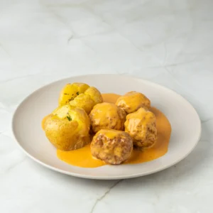 Albóndigas en salsa de la abuela Cayetana con patatas